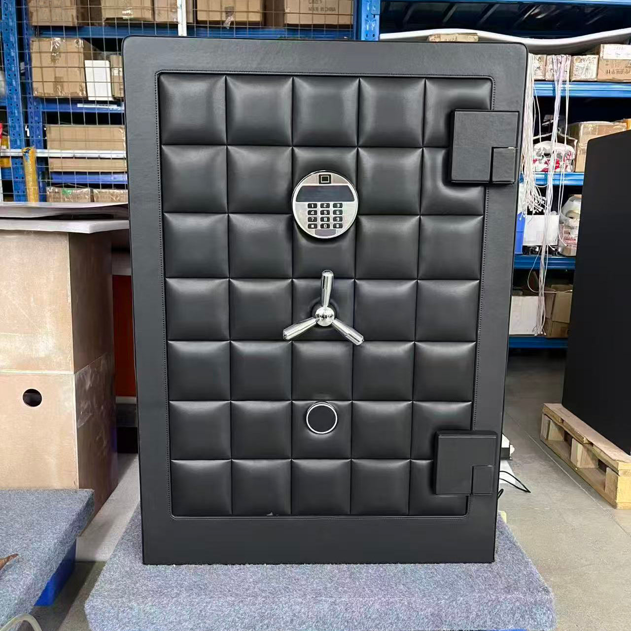 How a UK Collector Customized the Vantros – The Ultimate Alloy Watch Winder Safe
